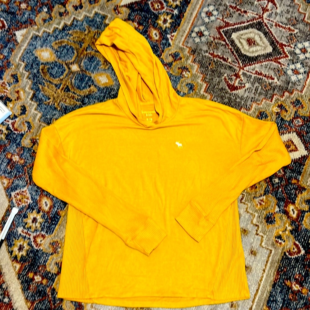 Nwot Abercrombie Kids Girls Hooded sweater size 15/16